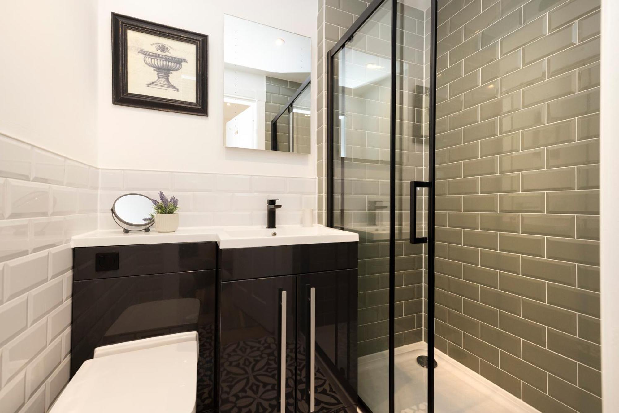 Elegant Stockbridge 2-bedroom - Ground Floor Эдинбург